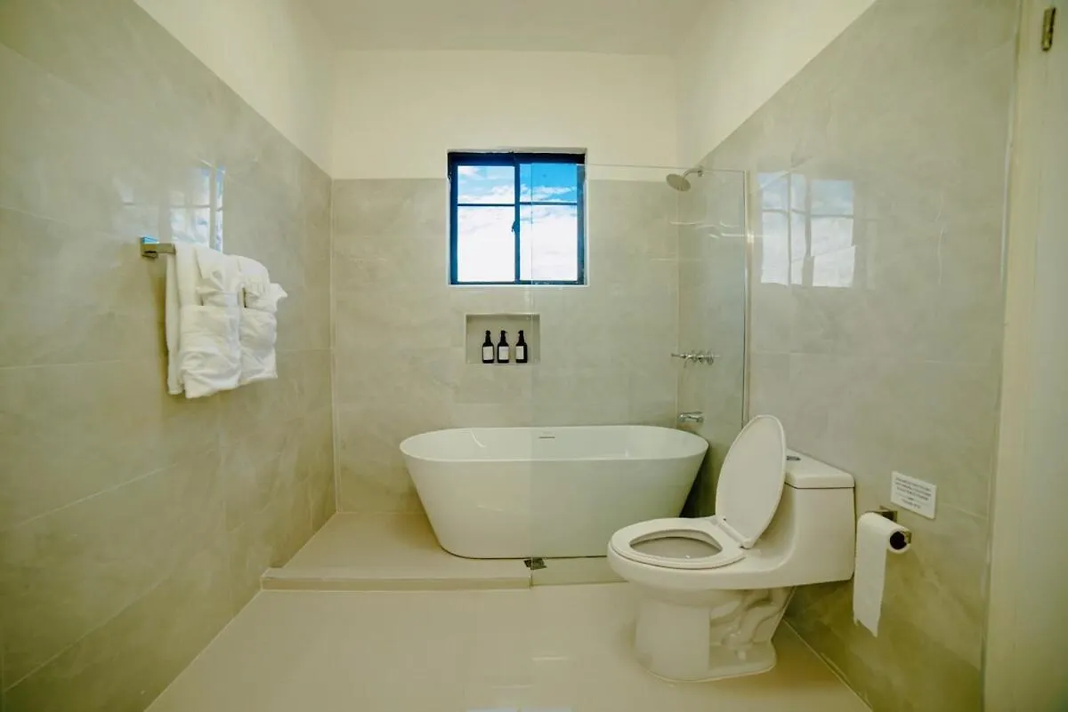 Calabura Villa Whitehouse